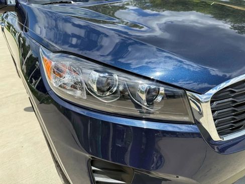 Used 2019 Kia Sorento LX image 4