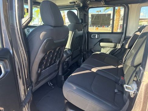 Used 2023 Jeep Wrangler Unlimited Rubicon 4xe image 10