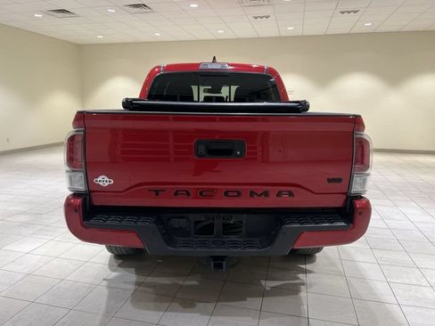 Used 2022 Toyota Tacoma TRD Sport w/ Technology Package RWD image 4