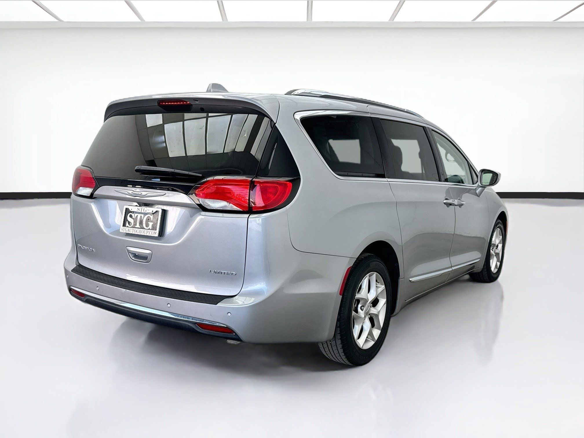 Used 2020 Chrysler Pacifica Limited FWD image 4