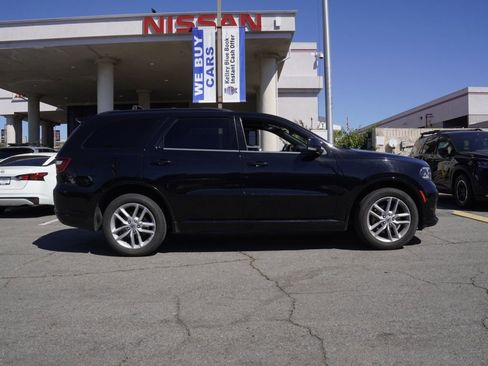 Used 2023 Dodge Durango GT image 3