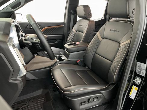 Used 2025 GMC Canyon Denali image 28