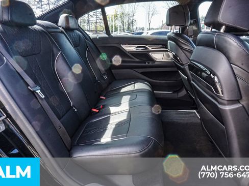 Used 2022 BMW 750i xDrive w/ M Sport Package image 24