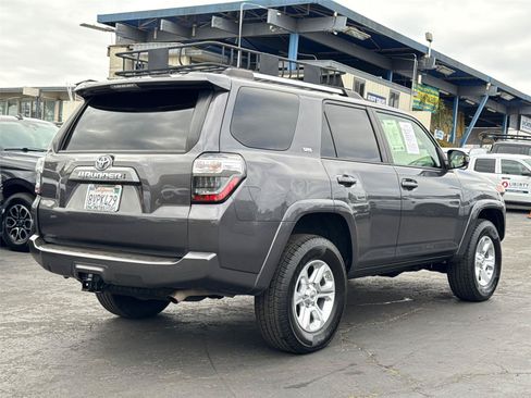 Used 2021 Toyota 4Runner SR5 AWD/4WD image 9