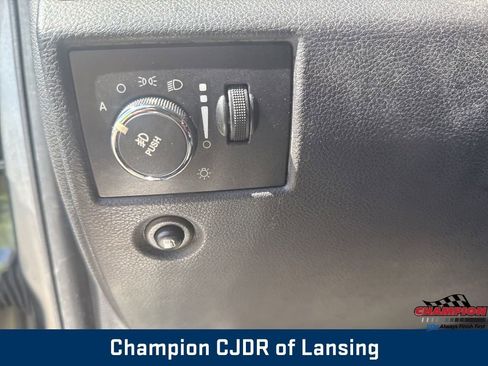 Used 2012 Jeep Grand Cherokee Laredo image 25