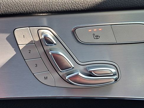 Certified 2019 Mercedes-Benz GLC 300 4MATIC image 27