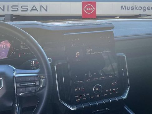 Used 2025 GMC Acadia Denali w/ LPO, Floor Liner Package AWD/4WD image 9
