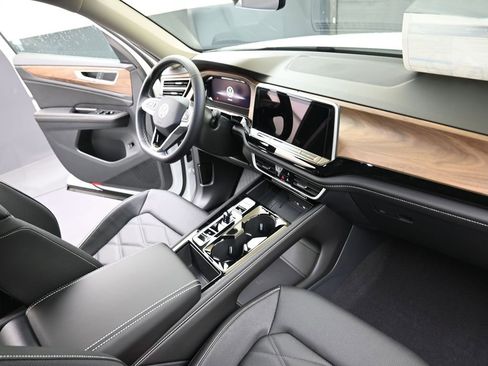 New 2026 Volkswagen Atlas SE image 12