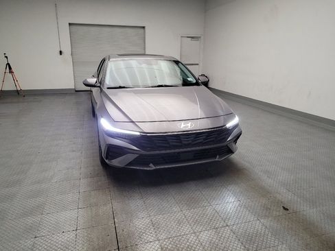 Used 2025 Hyundai Elantra SEL FWD image 14