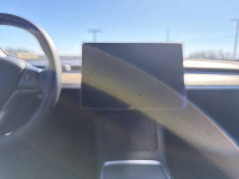 Used 2021 Tesla Model 3 Standard Range Plus image 30