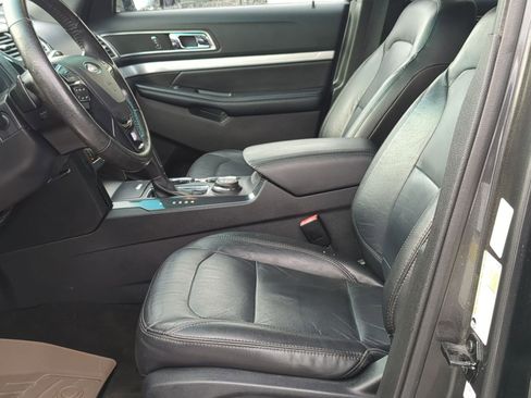 Used 2016 Ford Explorer XLT w/ Equipment Group 202A image 22