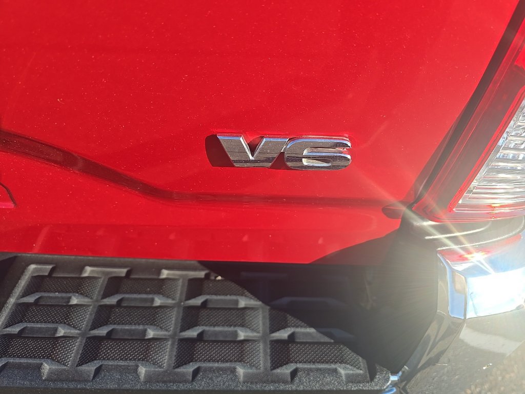 Used 2016 Toyota Tacoma TRD Off-Road w/ Towing Package AWD/4WD image 10