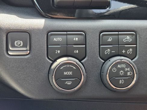 New 2026 Chevrolet Silverado 2500 LTZ w/ LTZ Premium Package AWD/4WD image 12
