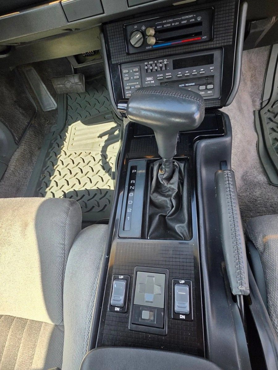 Used 1987 Pontiac Firebird Trans Am RWD image 18