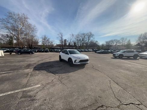 Used 2025 Buick Envista Sport Touring image 10