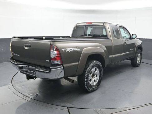 Used 2013 Toyota Tacoma 4x4 Access Cab V6 w/ TRD Off-Road Pkg image 5
