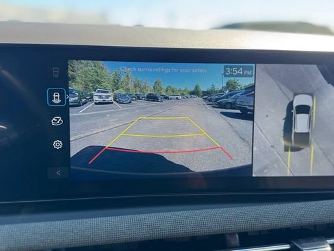 Used 2025 Hyundai Santa Cruz Limited AWD/4WD image 16