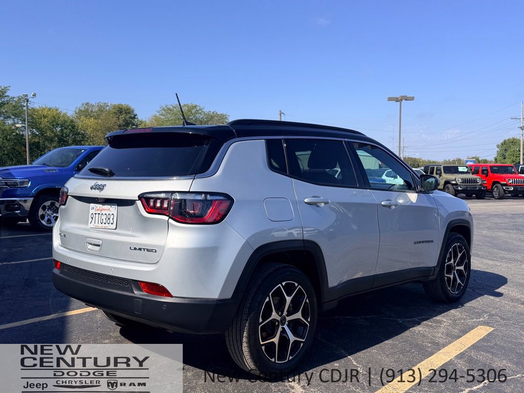 Used 2025 Jeep Compass Limited AWD/4WD image 5