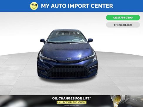 Used 2024 Toyota Corolla SE FWD image 2