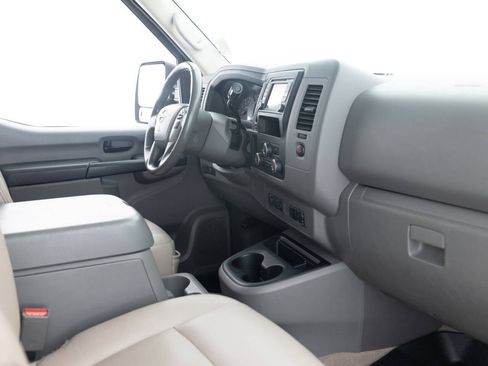 Used 2016 Nissan NV 3500 SL image 29