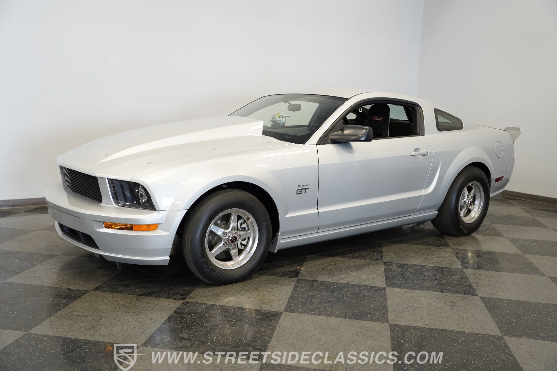 Used 2006 Ford Mustang GT RWD image 8