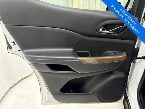 Used 2022 GMC Acadia SLE image 14