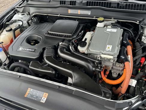 Used 2018 Ford Fusion SE image 9