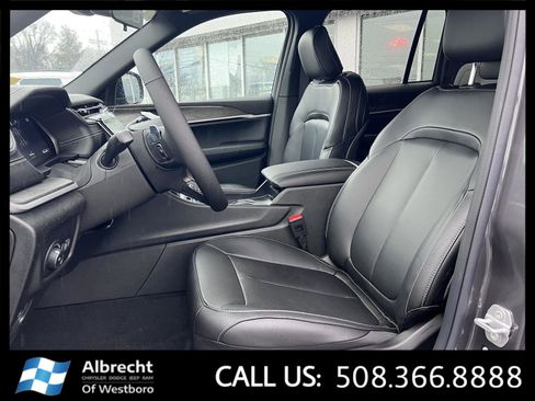 New 2025 Jeep Grand Cherokee Limited w/ Trailer Tow Package image 10