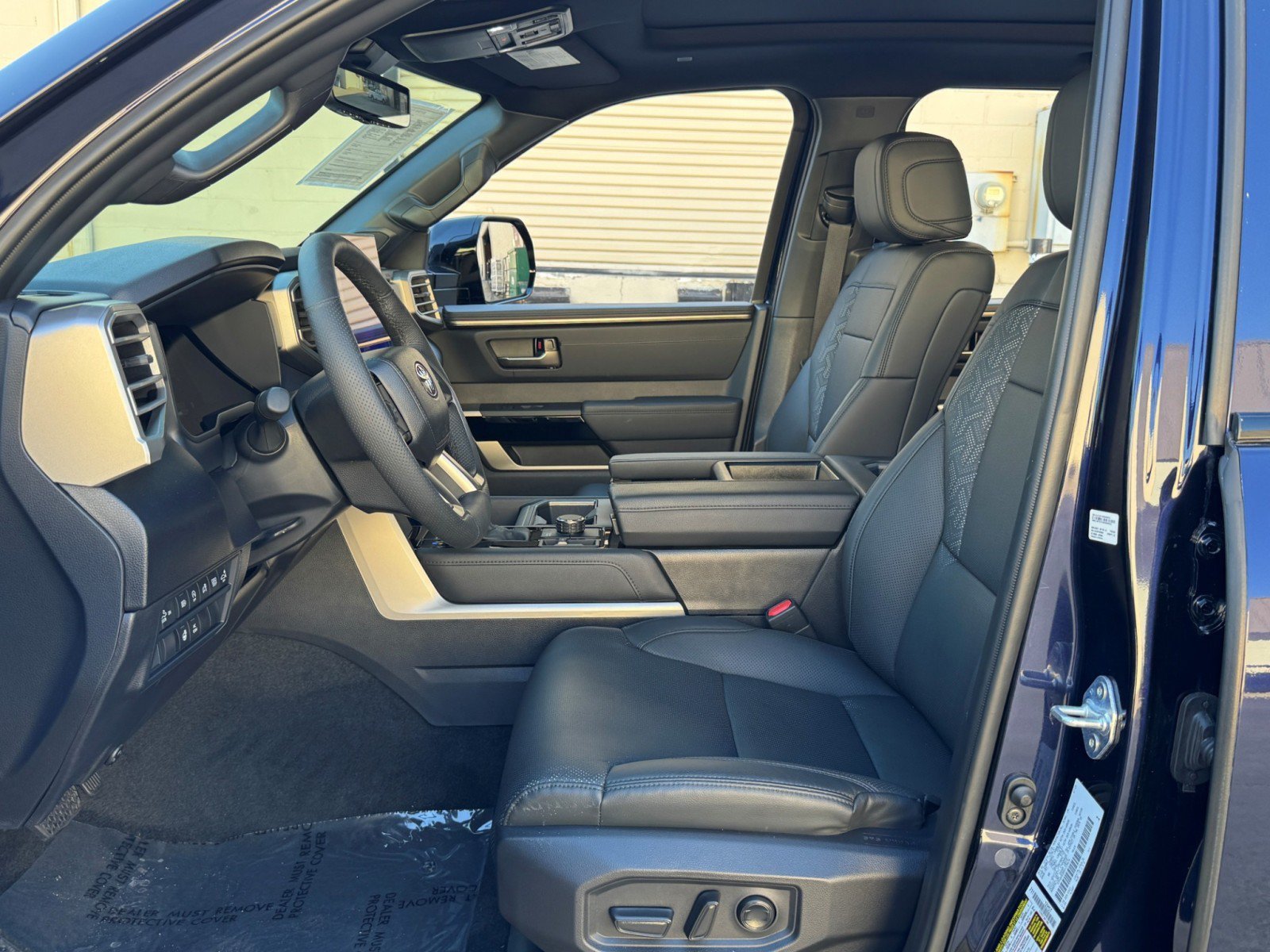 Used 2025 Toyota Tundra Limited AWD/4WD image 17