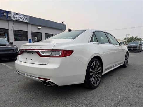 Used 2018 Lincoln Continental Select w/ Continental Climate Package AWD/4WD image 6