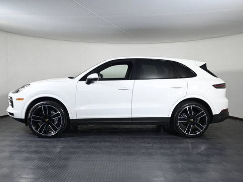 Certified 2023 Porsche Cayenne AWD/4WD image 2