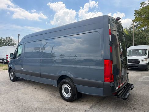 Used 2019 Mercedes-Benz Sprinter 170 image 3