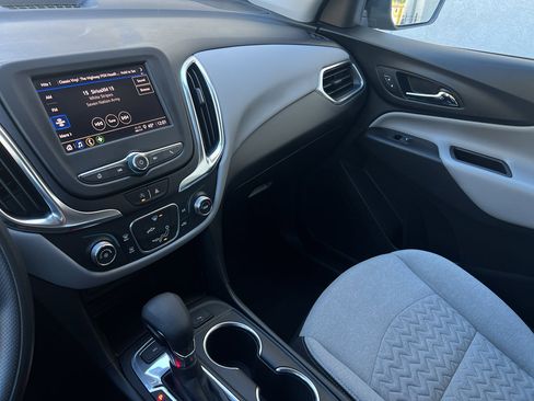 Used 2022 Chevrolet Equinox LT image 25