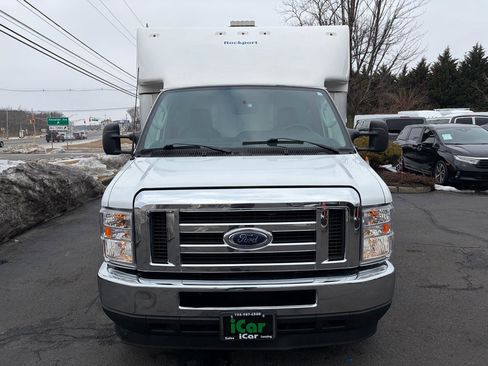 Used 2023 Ford E-450 and Econoline 450 Super Duty w/ Power Windows & Locks Group image 4