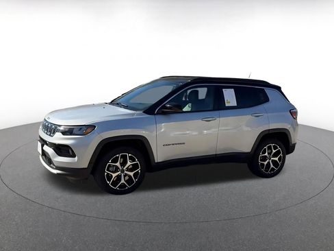 Used 2025 Jeep Compass Limited image 8
