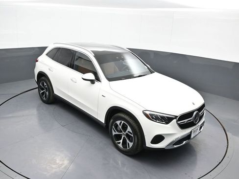 Used 2025 Mercedes-Benz GLC 350e 4MATIC image 40