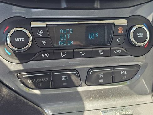 Used 2012 Ford Focus Titanium w/ Luxury Pkg FWD image 29