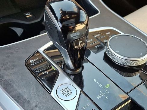 Certified 2022 BMW X5 xDrive40i w/ Luxury Seating Package image 17