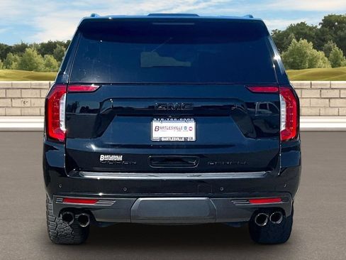 Used 2021 GMC Yukon Denali w/ Denali Premium Package AWD/4WD image 4