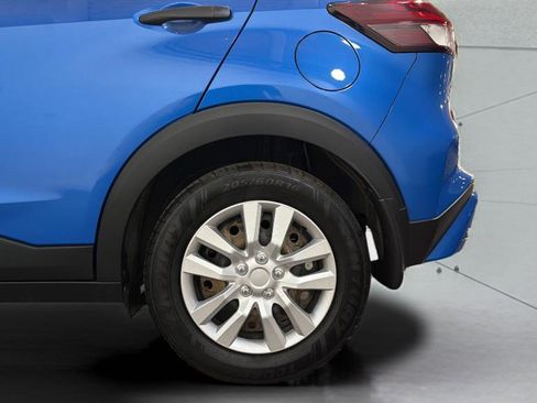 Used 2021 Nissan Kicks S image 36