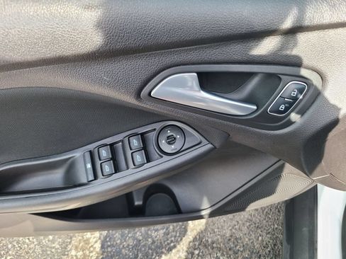 Used 2017 Ford Focus SE FWD image 20