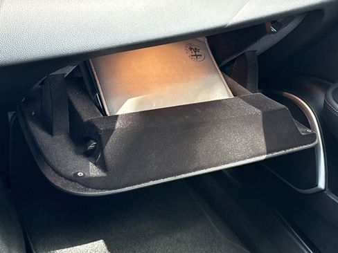 Used 2017 Alfa Romeo Giulia AWD w/ Sport Appearance Package image 24