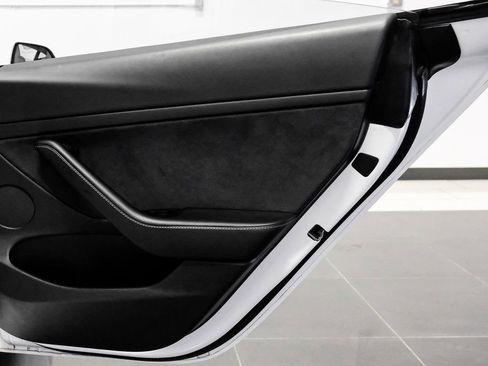 Used 2021 Tesla Model 3 Standard Range Plus image 35