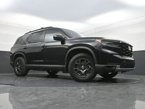 Used 2024 Honda Pilot TrailSport image 26