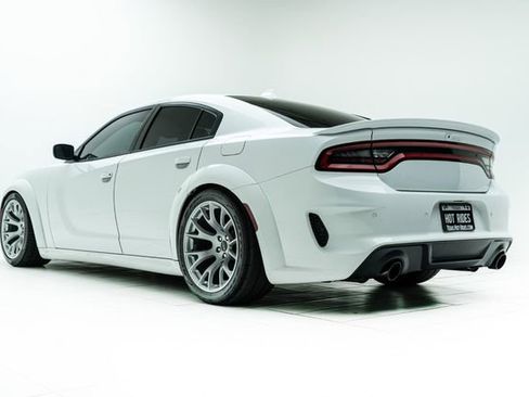 Used 2021 Dodge Charger SRT Hellcat image 18