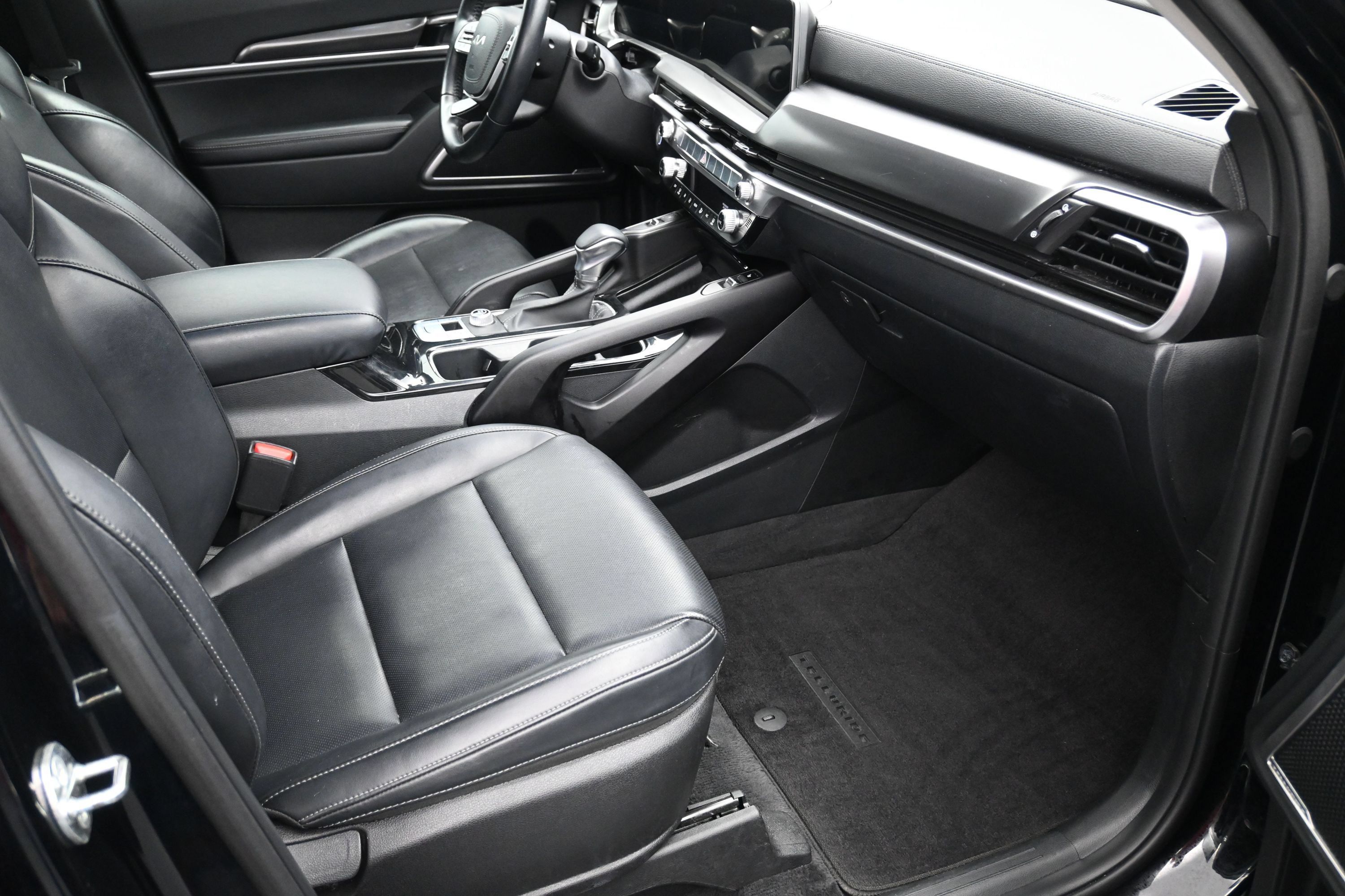 Used 2025 Kia Telluride S FWD image 11