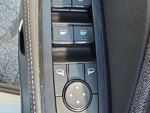 Used 2022 Nissan Rogue S FWD image 23
