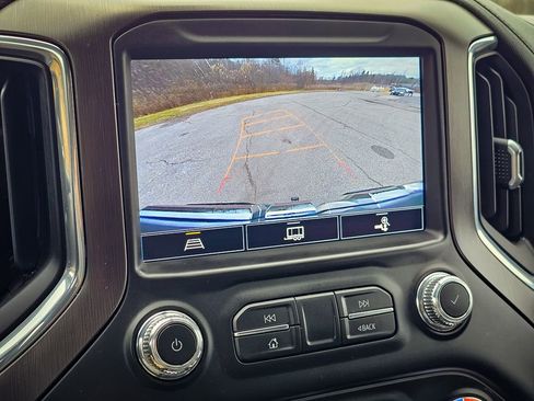 Used 2021 GMC Sierra 1500 AT4 w/ Off-Road Performance Package image 24