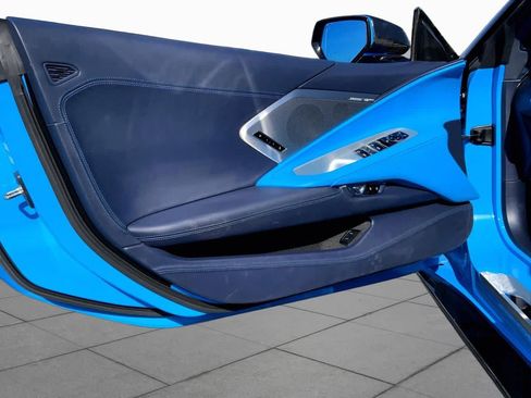 Used 2022 Chevrolet Corvette Stingray Premium Conv w/ Z51 Performance Package RWD image 16