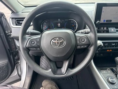 Used 2025 Toyota RAV4 XLE w/ Convenience Package AWD/4WD image 28